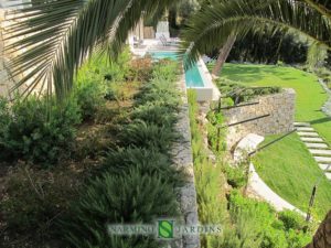 Jardin et pelouses proche de Beaulieu sur Mer par Narmino Jardins