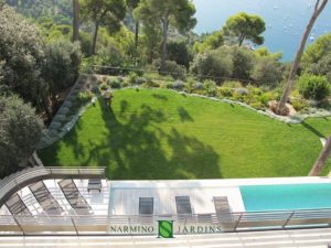 Pelouses au dessus de la Baie de Villefranche