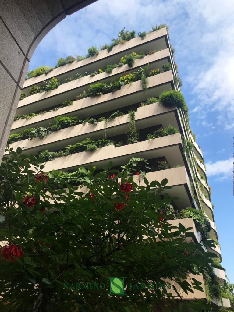 Flowered blacons in Monaco