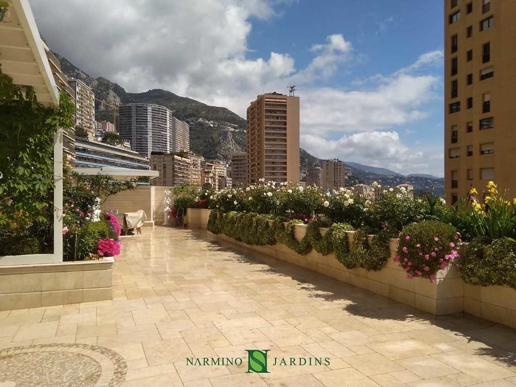 Vue sur Monaco depuis les terrasses de l'immeuble