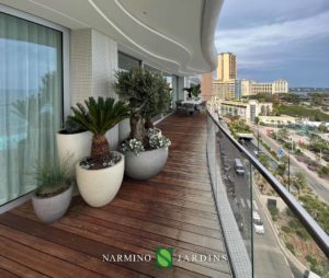 Entretien et décoration de terrasses et balcons par Narmino Jardins